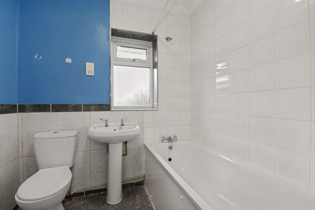 Flat 6a Westmead, Windsor, SL4 3NL 9