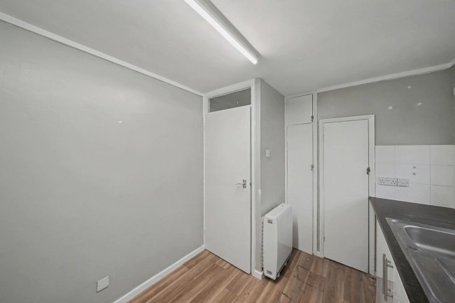 Flat 1 Jutland House, Dedworth Road, Windsor SL4 5BE 4