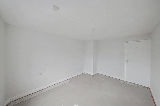 Flat 1 Jutland House, Dedworth Road, Windsor SL4 5BE 4