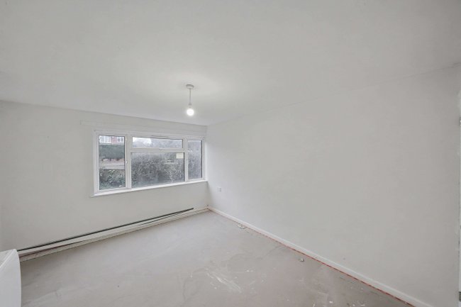 Flat 1 Jutland House, Dedworth Road, Windsor SL4 5BE 4