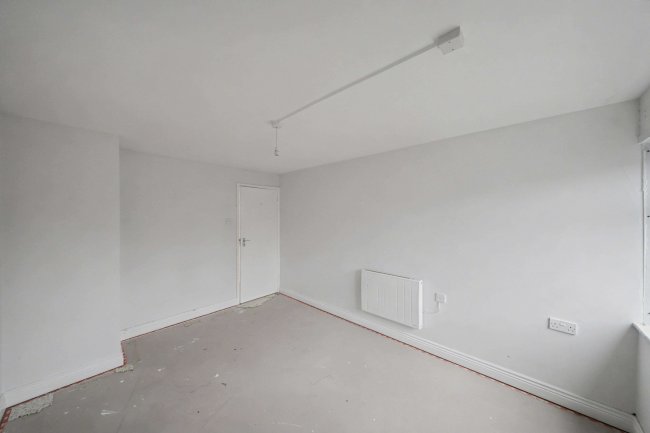 Flat 1 Jutland House, Dedworth Road, Windsor SL4 5BE 4