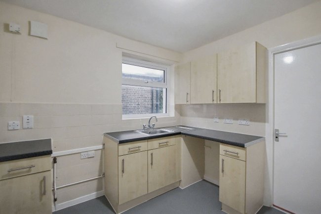 Flat B, 95 Victor Road, Kensal Green, London, NW10 5XB 1