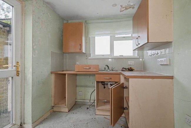 31 Garth Square, Bracknell, RG42 2HA 10