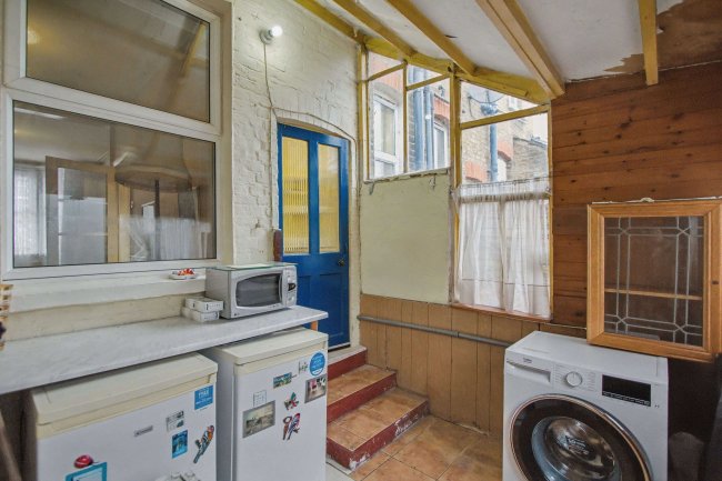 21 Sandyhill Road, Ilford IG1 2ET 3