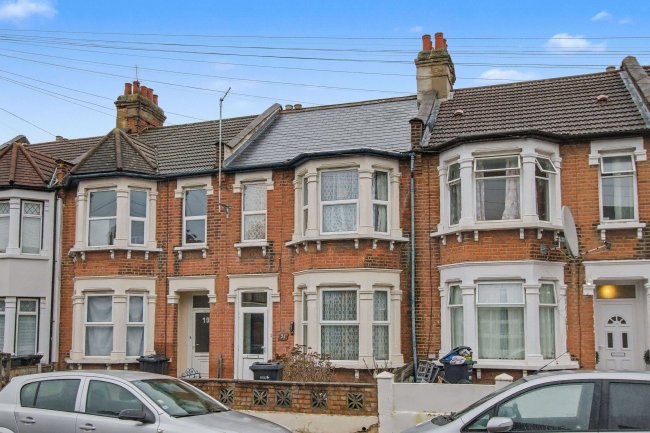 21 Sandyhill Road, Ilford IG1 2ET 3