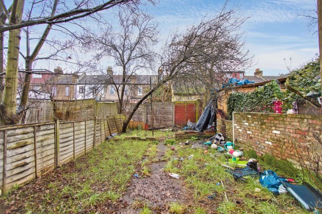 21 Sandyhill Road, Ilford IG1 2ET 3