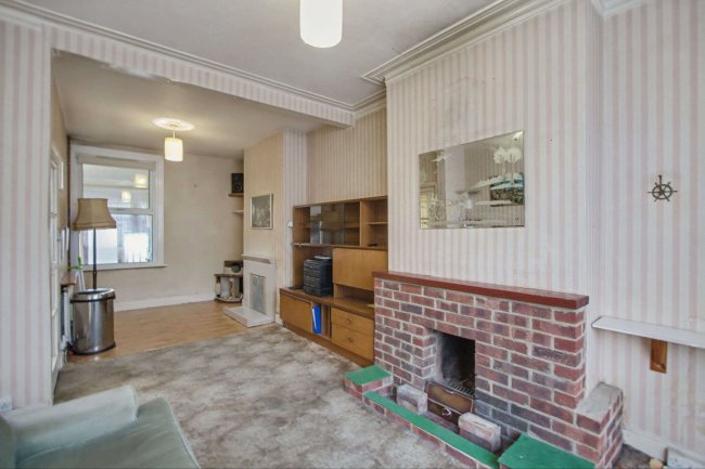 21 Sandyhill Road, Ilford IG1 2ET 3