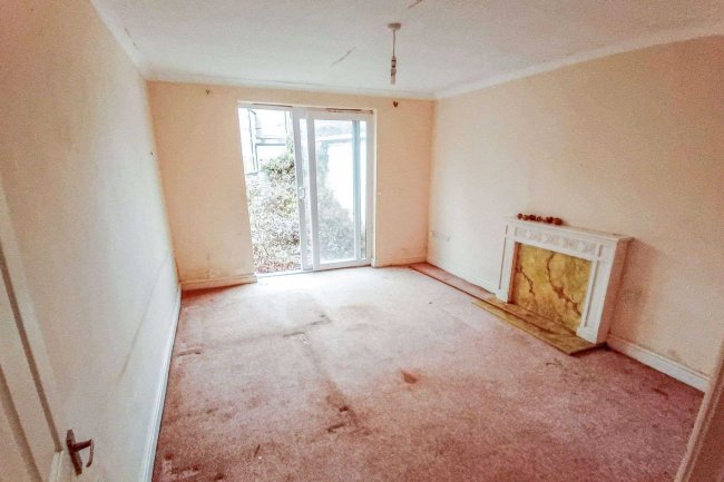 The Porter's Lodge, Queen's Court, Queen's Road, Cheltenham, GL50 2LU 8