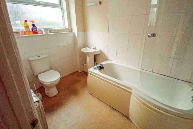 The Porter's Lodge, Queen's Court, Queen's Road, Cheltenham, GL50 2LU 8