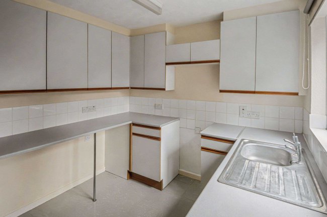 4 Hodge Lane, Malmesbury, Wiltshire, SN16 0BP 8