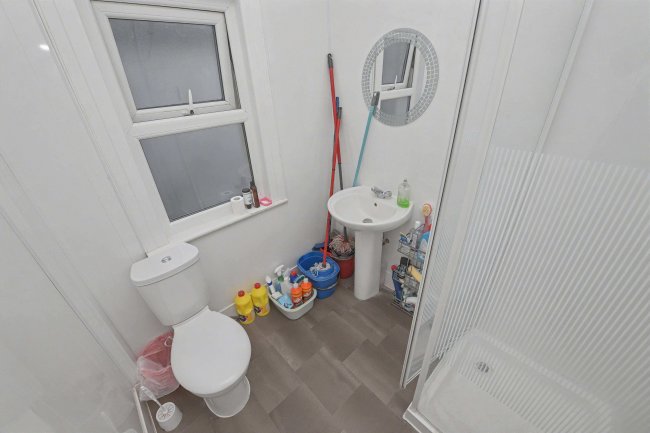 337 Selsdon Road, South Croydon, CR2 6PT 8