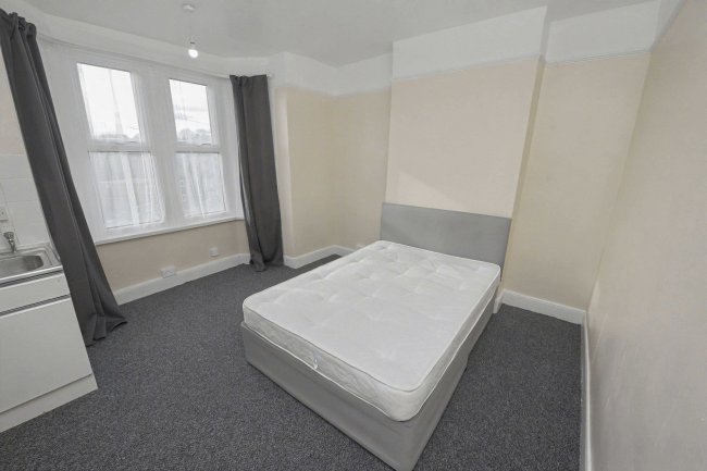 337 Selsdon Road, South Croydon, CR2 6PT 8