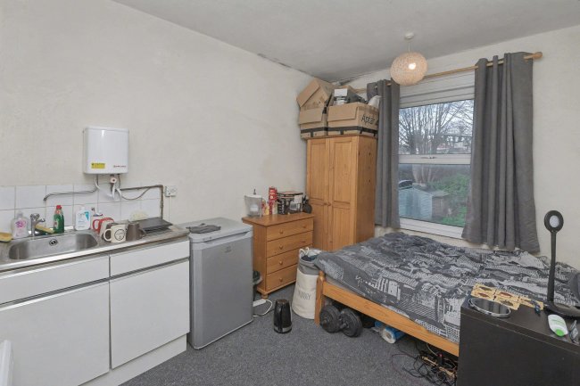 337 Selsdon Road, South Croydon, CR2 6PT 8