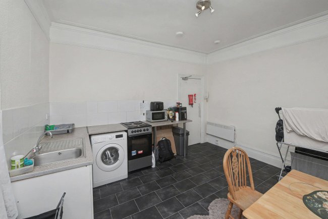 337 Selsdon Road, South Croydon, CR2 6PT 8