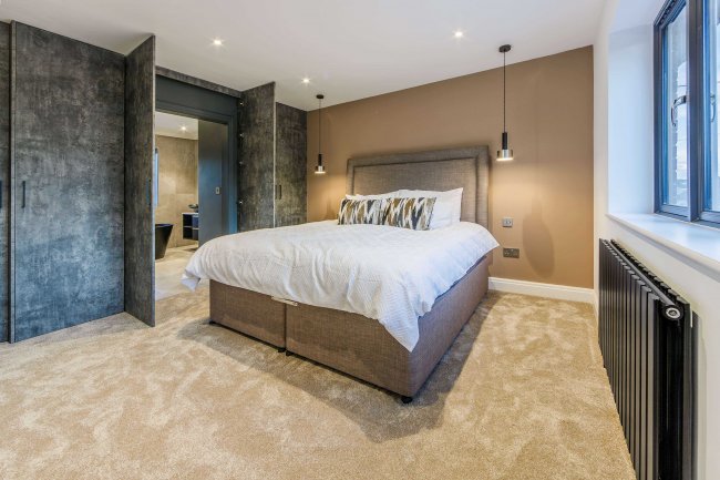 28 Oddesey Road, Borehamwood, Hertfordshire, WD6 5JP 1