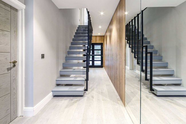 28 Oddesey Road, Borehamwood, Hertfordshire, WD6 5JP 1