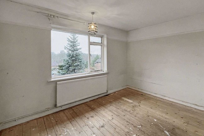 18 Minchin Close, Leatherhead, Surrey, KT22 8BH 4