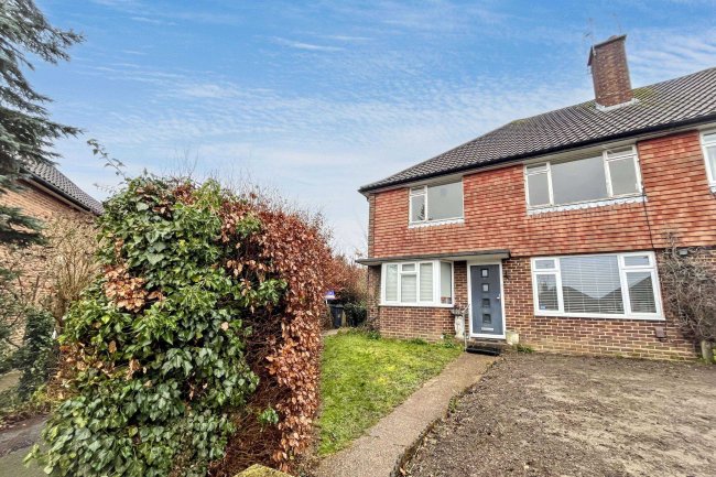 18 Minchin Close, Leatherhead, Surrey, KT22 8BH 4