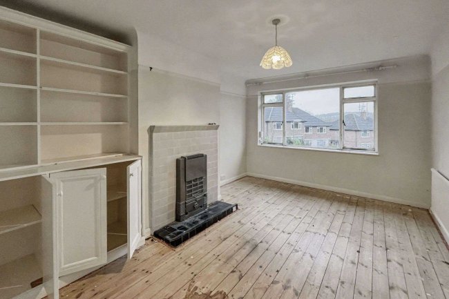 18 Minchin Close, Leatherhead, Surrey, KT22 8BH 4