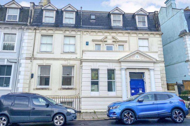Flat 4, 5 Nelson Gardens, Stoke, Plymouth, PL1 5RH 4