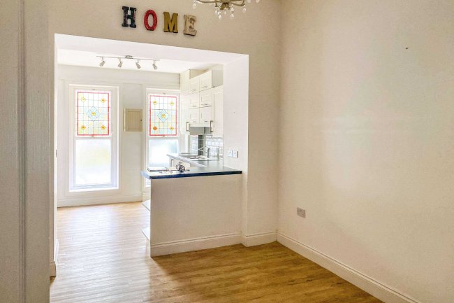 Flat 4, 5 Nelson Gardens, Stoke, Plymouth, PL1 5RH 4