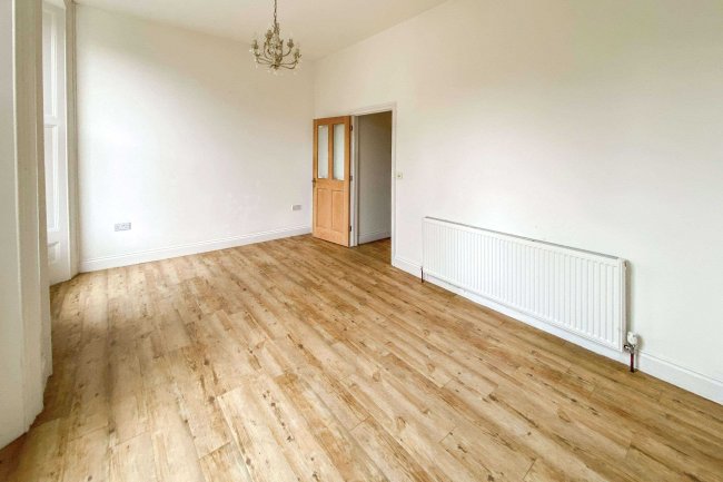 Flat 4, 5 Nelson Gardens, Stoke, Plymouth, PL1 5RH 4