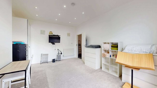 12 Huron Road, Tooting, London SW17 8RB 1