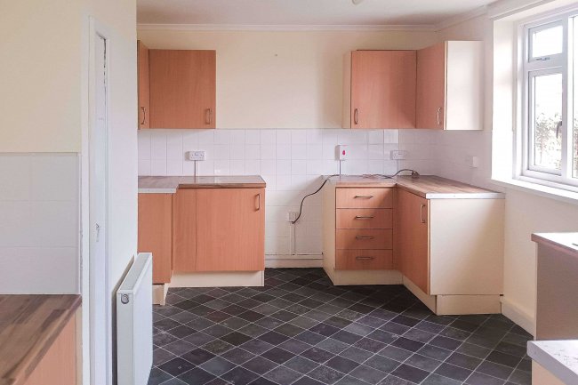 12 Hill Top Avenue, Tidworth, Wiltshire, SP9 7JQ 8