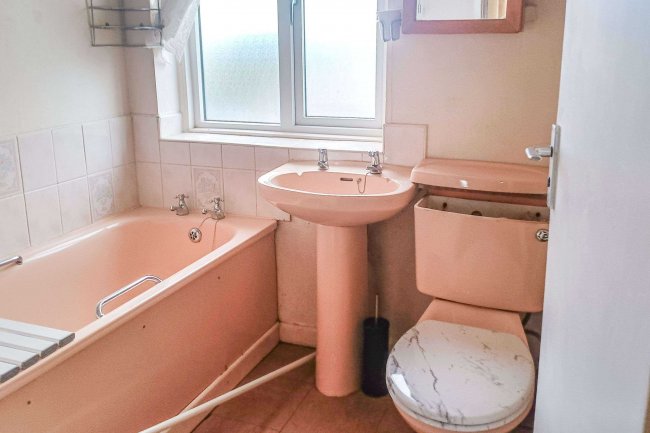 12 Hill Top Avenue, Tidworth, Wiltshire, SP9 7JQ 8