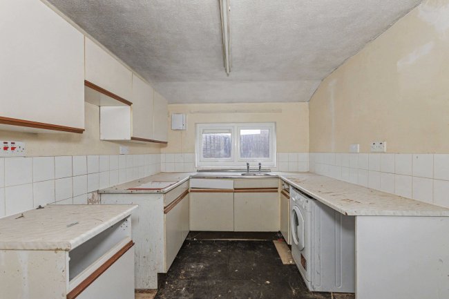 11 Stanton Avenue, Bradville, MK13 7AU 6