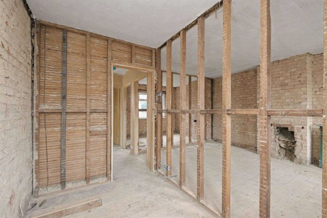 4 London Road, Newport Pagnell, MK16 0AE 6