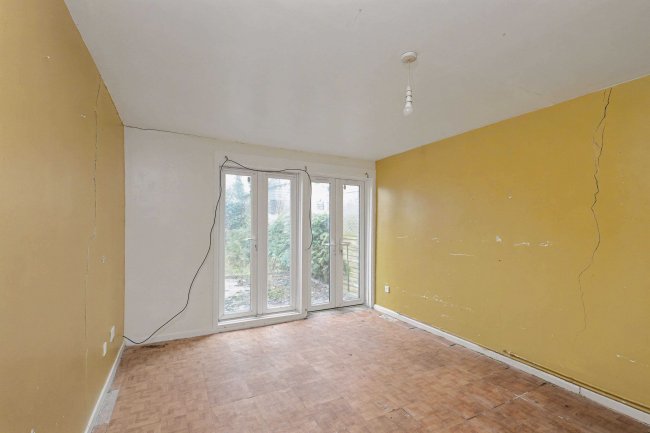 1 Church Lees, Great Linford, Milton Keynes, MK14 5EB 10