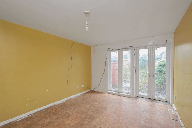 1 Church Lees, Great Linford, Milton Keynes, MK14 5EB 10