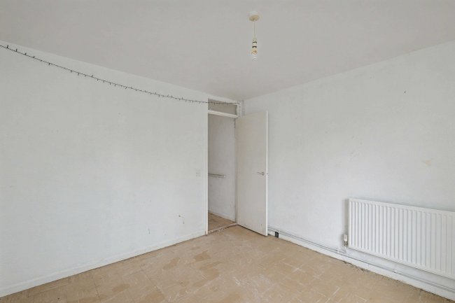 1 Church Lees, Great Linford, Milton Keynes, MK14 5EB 10