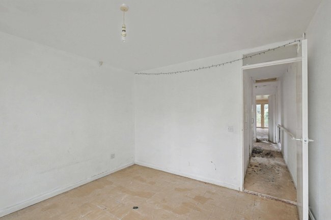 1 Church Lees, Great Linford, Milton Keynes, MK14 5EB 10