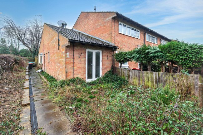1 Church Lees, Great Linford, Milton Keynes, MK14 5EB 10