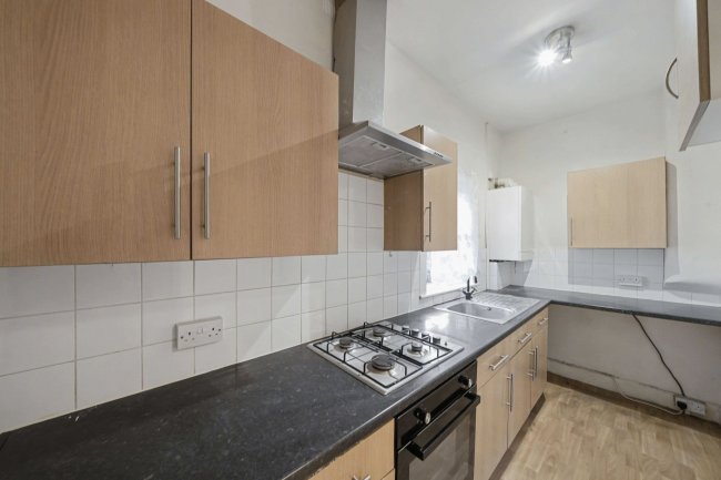 113 Welldon Crescent, Harrow, HA1 1QJ 4