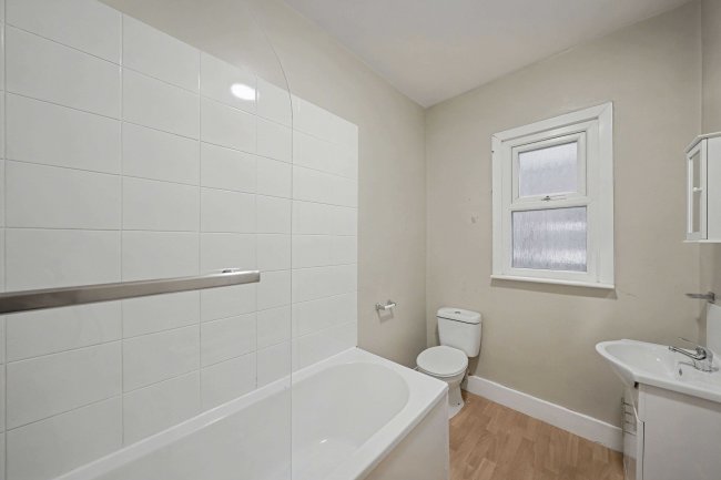 113 Welldon Crescent, Harrow, HA1 1QJ 4