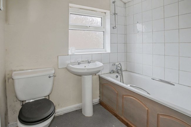 17 Brackley Street, Runcorn, Cheshire, WA7 1EQ 1