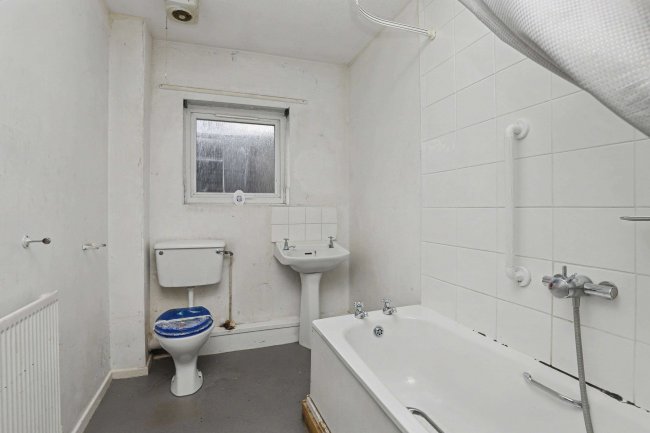 27 Russell Street, Liverpool, L3 5LJ 6