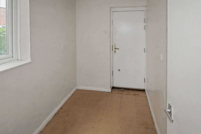 44 Windermere Road, Middleton, M24 5RD 9