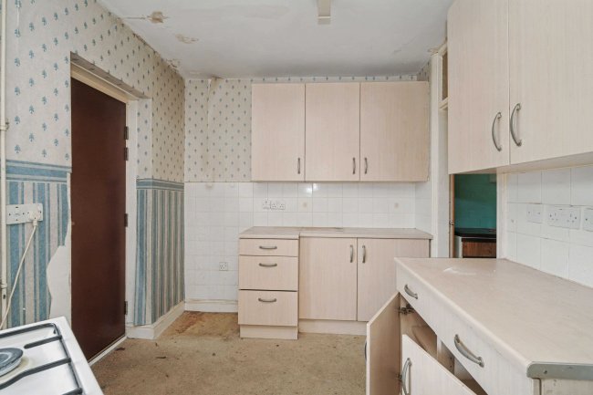 219 Windermere Road, Middleton, Manchester, M24 5PX 10