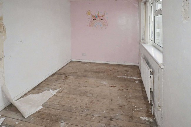 22 Derwent Road, Middleton, Manchester, M24 5LP 7