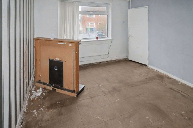 22 Derwent Road, Middleton, Manchester, M24 5LP 7