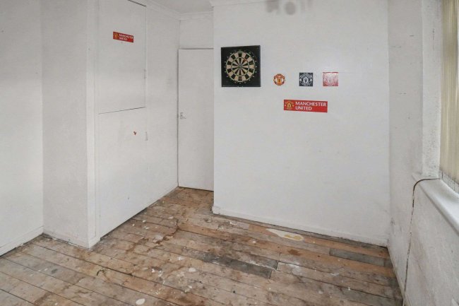 22 Derwent Road, Middleton, Manchester, M24 5LP 7