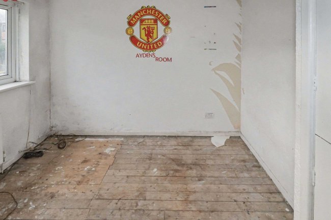 22 Derwent Road, Middleton, Manchester, M24 5LP 7