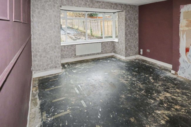20 Yewdale Drive, Middleton, Manchester, M24 4FS 5