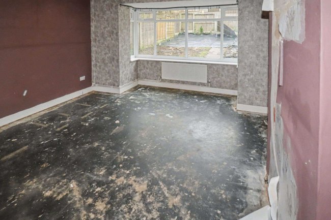 20 Yewdale Drive, Middleton, Manchester, M24 4FS 5