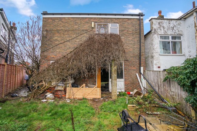 Building to the Side of 18 Bowmead, Eltham, London, SE9 3NL 9