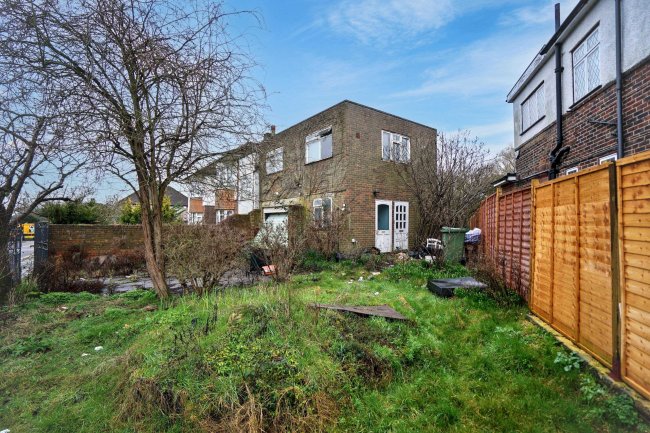 Building to the Side of 18 Bowmead, Eltham, London, SE9 3NL 9